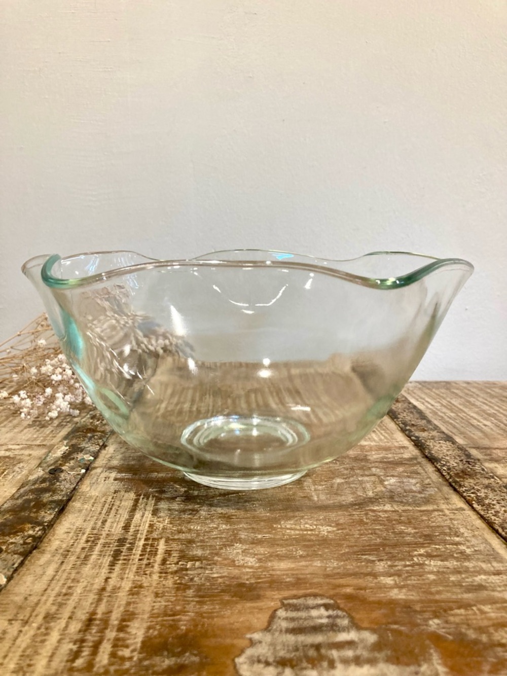 Clear Scalloped Glass Serving Bowl Ruffle Edge 10” Across - Picture 4 of 14
